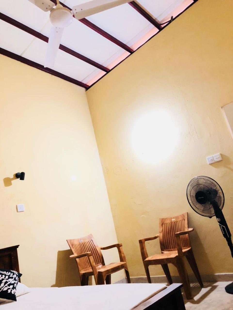 Bed and Breakfast House Of Ahasna Katunayaka Exterior foto
