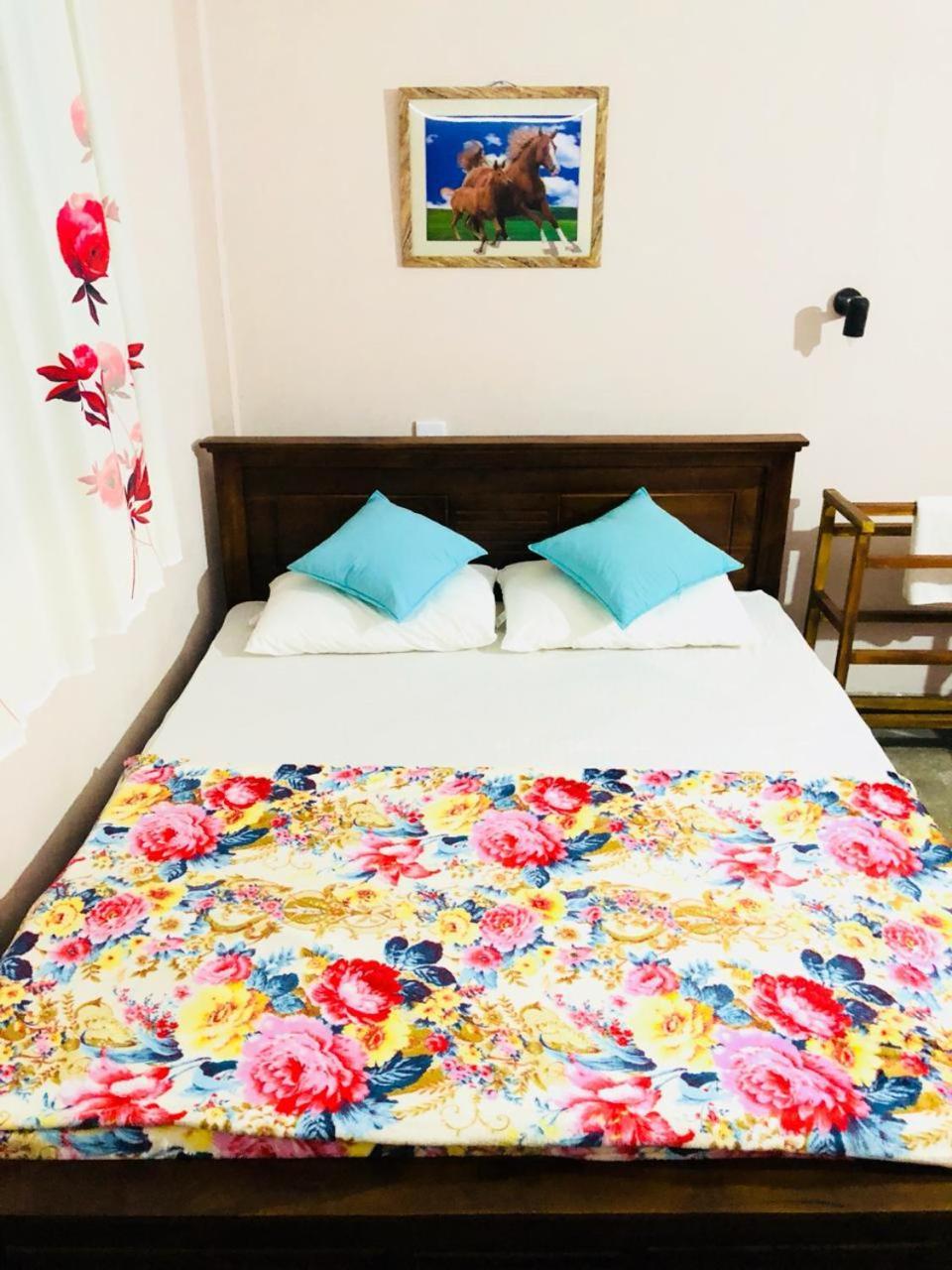 Bed and Breakfast House Of Ahasna Katunayaka Exterior foto